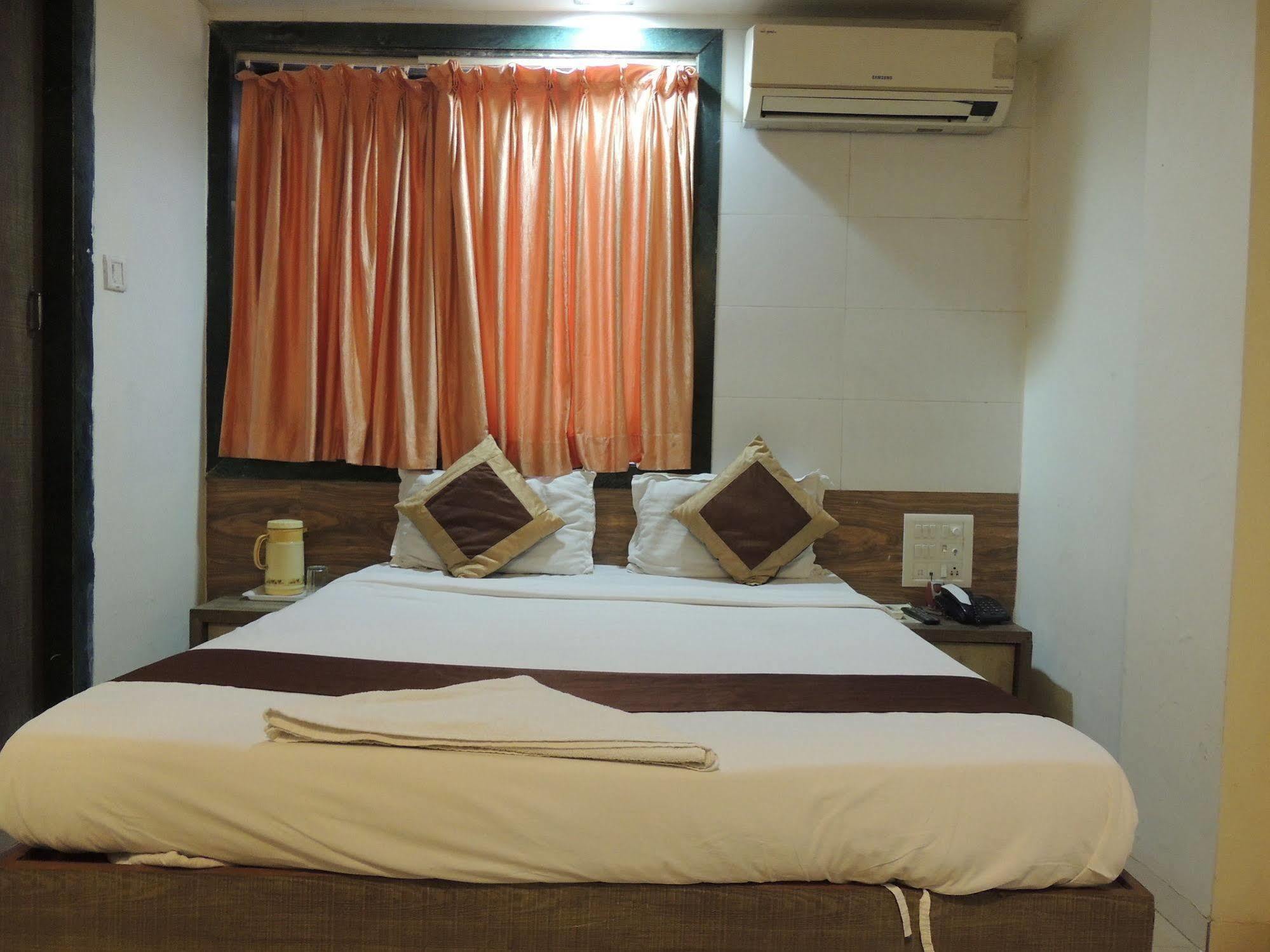 Hotel Galaxy Suite Mumbai Exterior foto