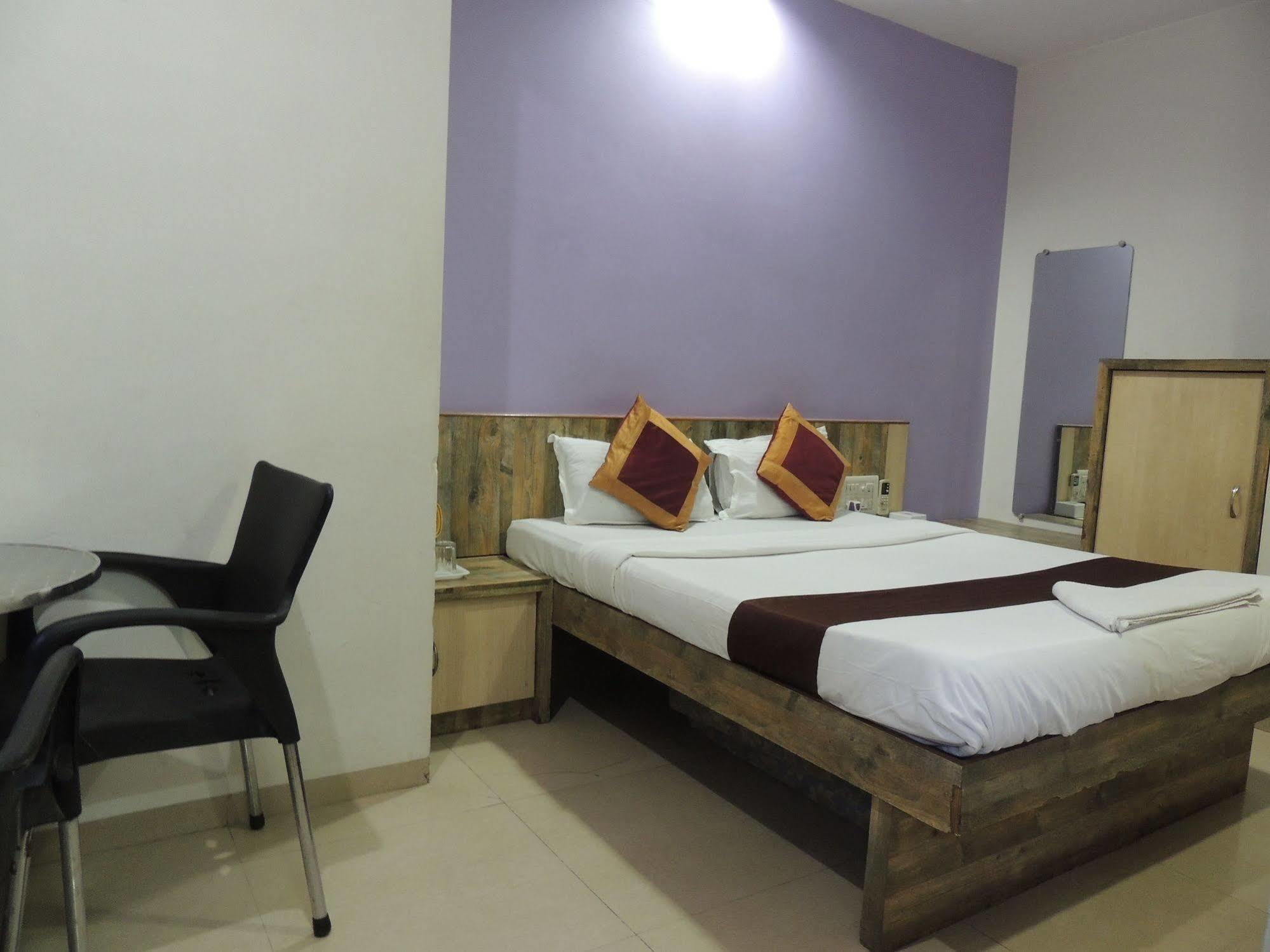 Hotel Galaxy Suite Mumbai Exterior foto
