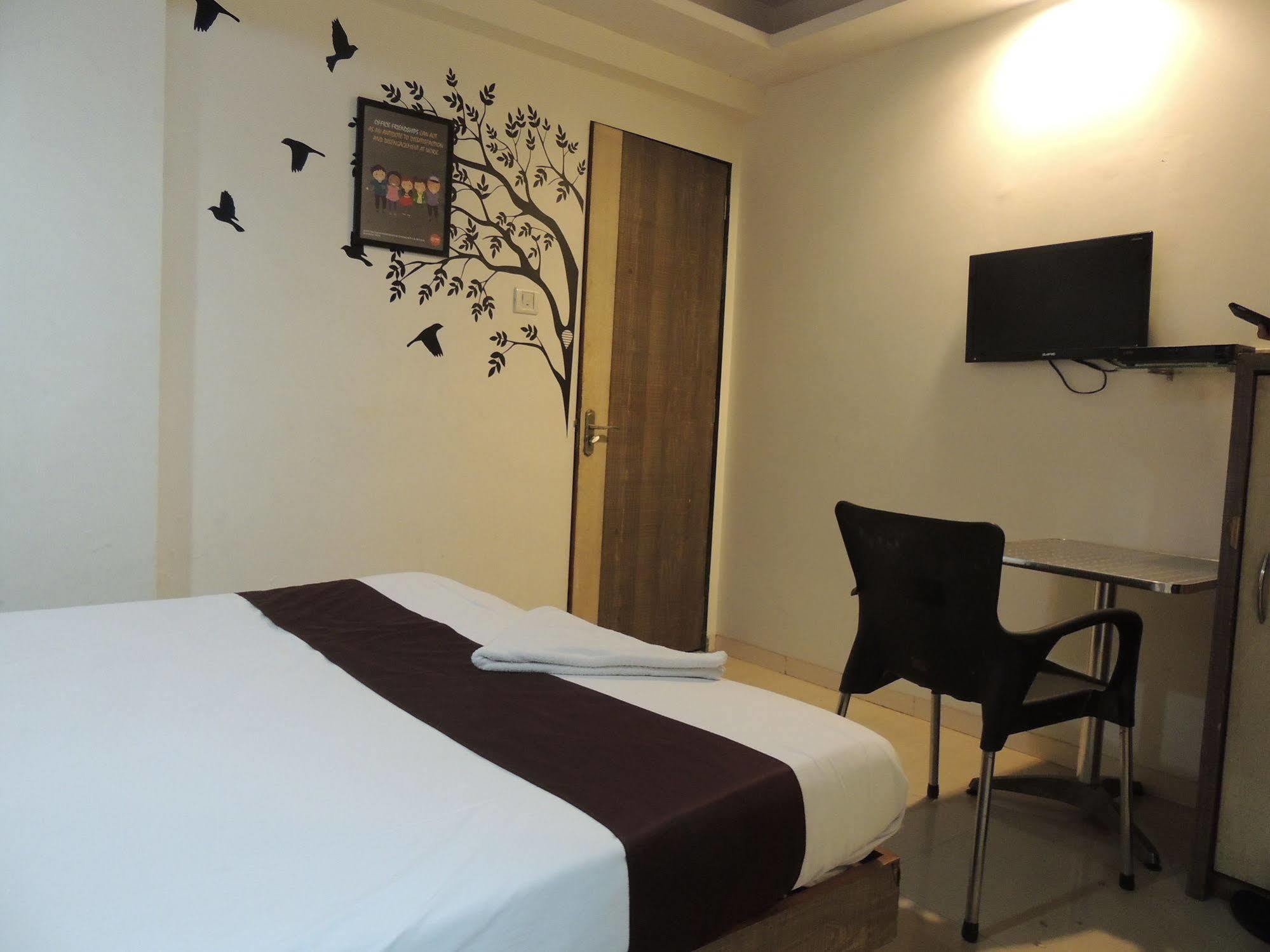 Hotel Galaxy Suite Mumbai Exterior foto